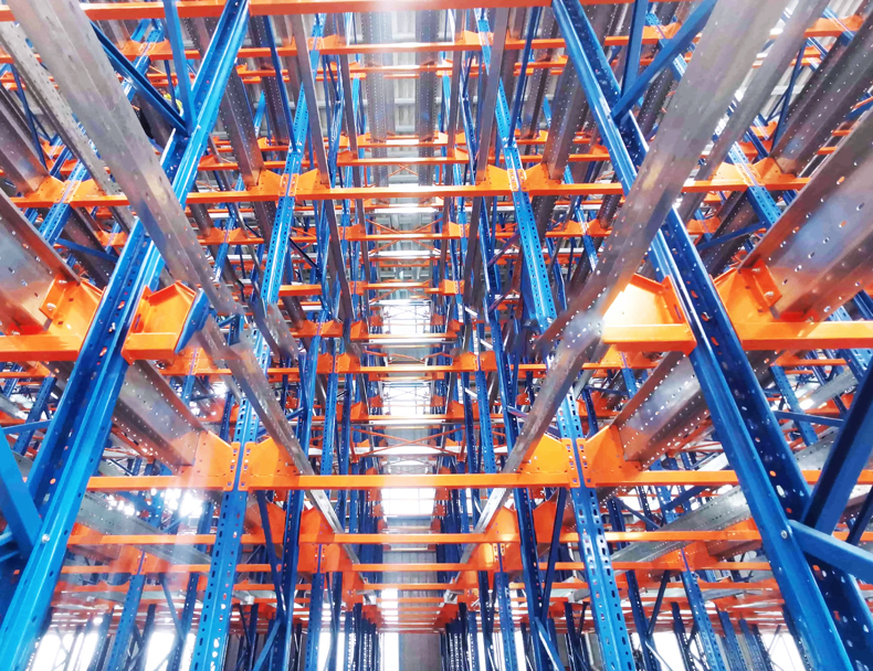 Four-way shuttle racking system